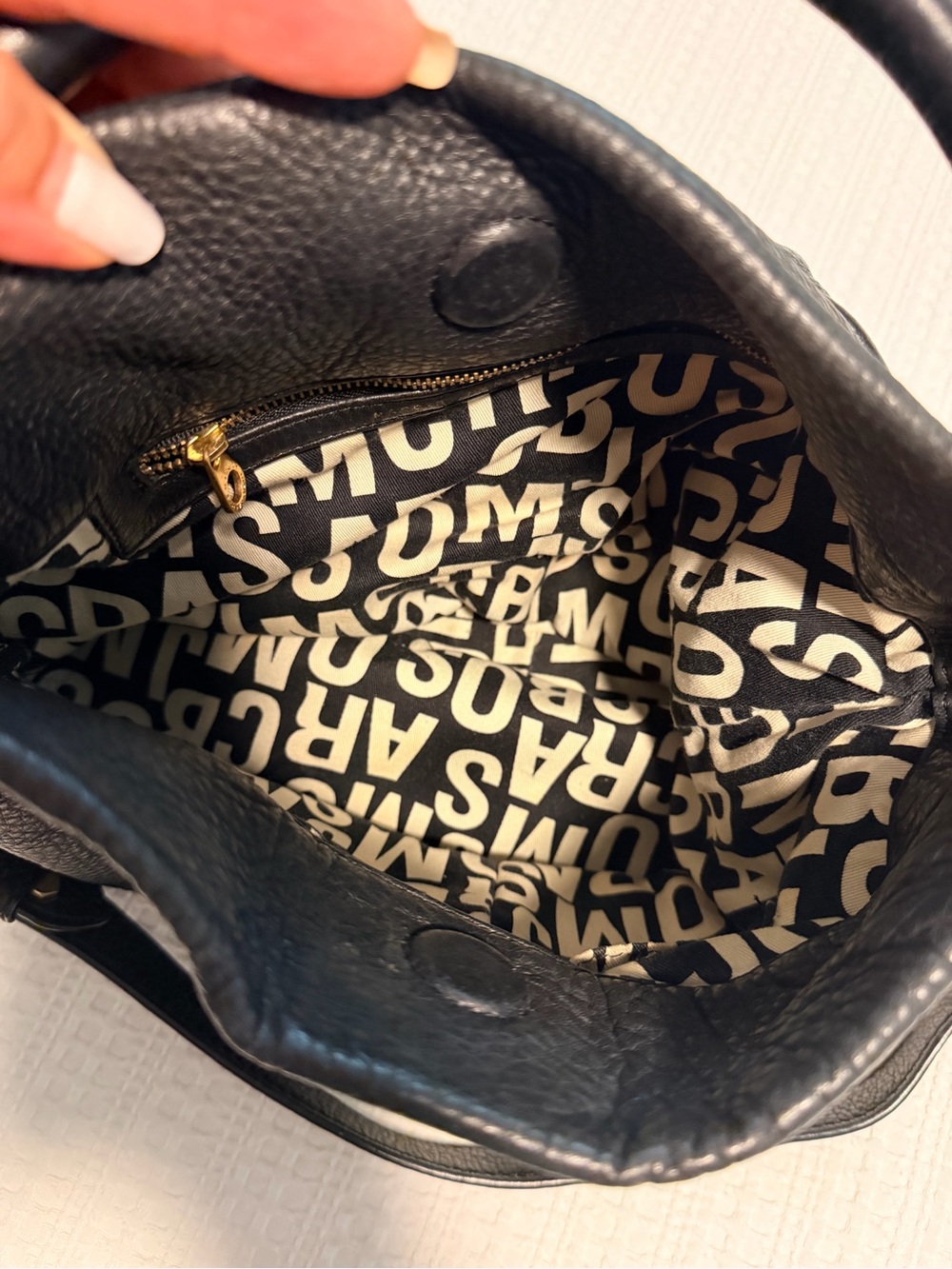 Marc Jacobs Black Pebbled Leather Shoulder Bag with Gold Hardware - Picture 8 of 8
